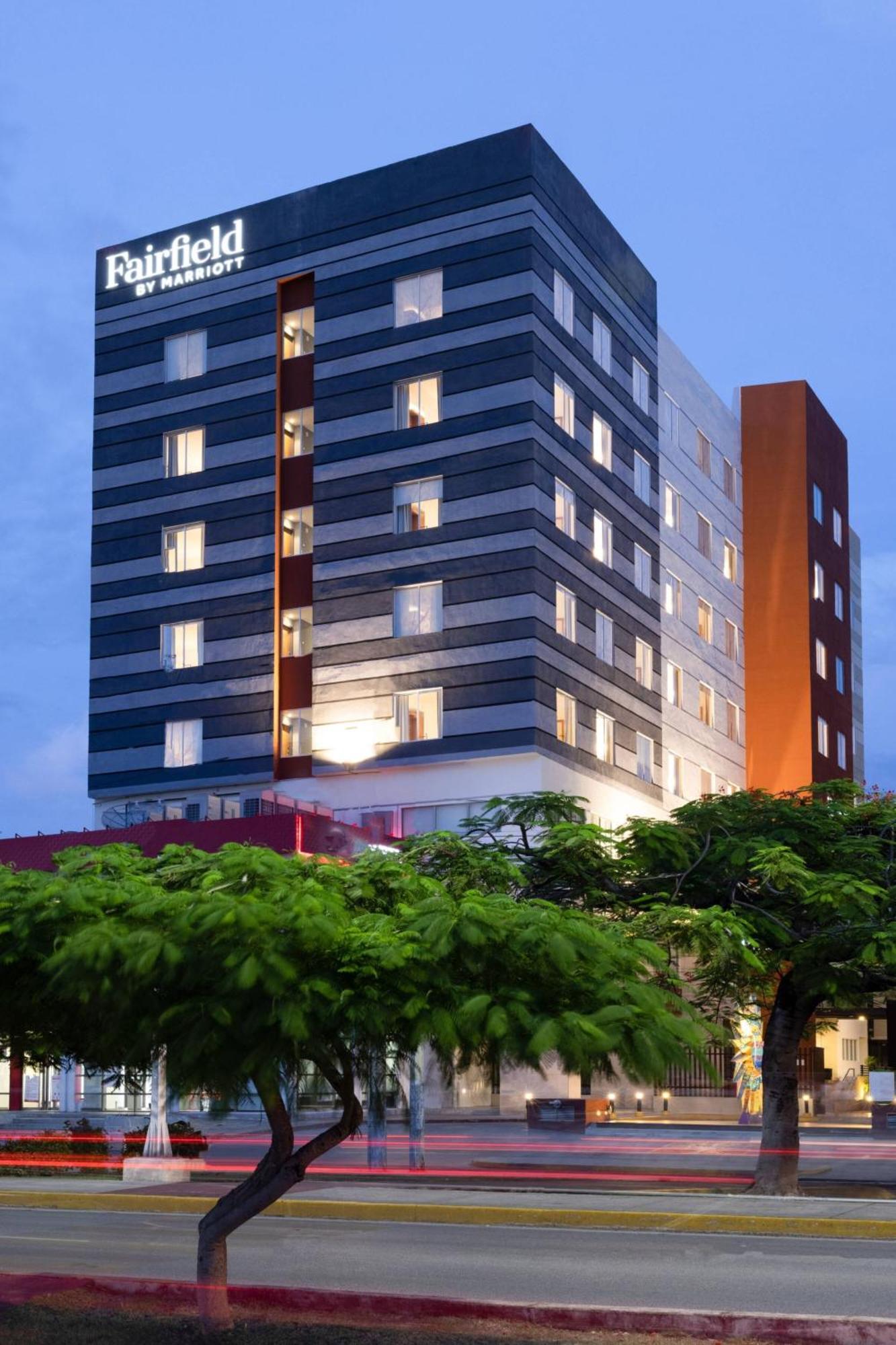 Fairfield By Marriott Inn & Suites Cancun Downtown Exterior photo